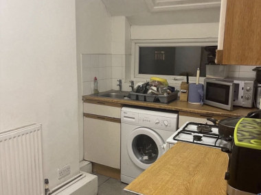 61 Thornton Avenue, London, SW2 4BD, UK