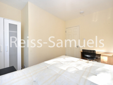 Newington, SE17 3NG