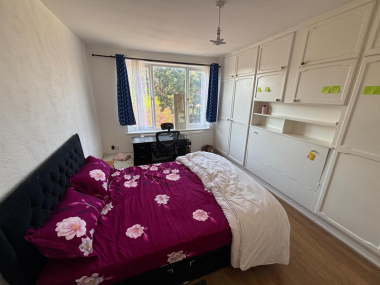 Tolworth, KT6 7JU