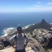 Male Professional, Jeremy, seeking flatmate 