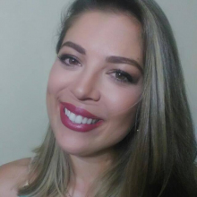 Female Professional, Juliana Cristina, seeking flatmate in East London 