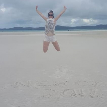 Female Professional, Katie, seeking flatmate 