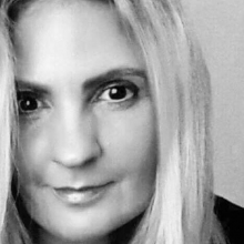Female Professional, Sandra, seeking flatmate 