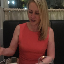 Female Professional, Victoria, seeking flatmate 