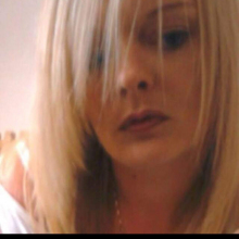 Female Professional, Johanne, seeking flatmate 