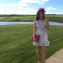Female Professional, Victoria, seeking flatmate in West London 