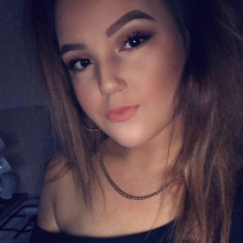 Female Professional, Courtt, seeking flatmate in Marston Green 