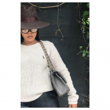 Female Professional, Yandi, seeking flatmate in London 