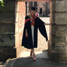  Professional, Marrigje Nell, seeking flatmate in Wimbledon 