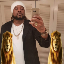  Freelancer/self employed, Jamaka Kamal, seeking flatmate 