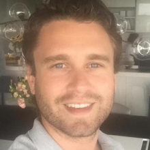 Male Professional, Michael, seeking flatmate in London, United Kingdom 