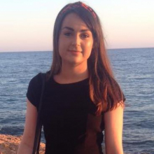 Female Professional, Rosie Dennehy, seeking flatmate in Clapham Common 