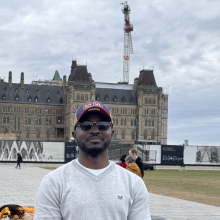 Male Professional, Kaz, seeking flatmate 