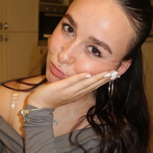 Female Professional, Lilli , seeking flatmate 