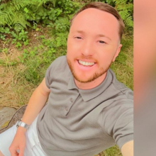 Male Professional, Alex Smith, seeking flatmate 