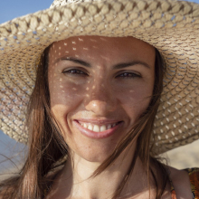 Female Professional, Christine, seeking flatmate 