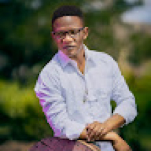  Professional, Edward, seeking flatmate in Brixton 