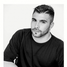  Professional, Rodrigo, seeking flatmate in Canary Wharf 