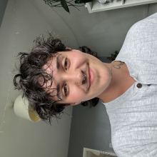 Male Student, Eli, seeking flatmate in Wembley 