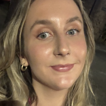 Female Professional, Olivia, seeking flatmate in Angel 