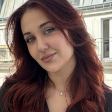 Female Professional, Yuliia, seeking flatmate 