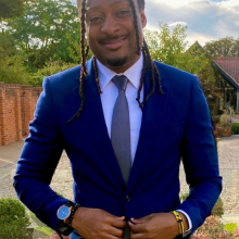 Male Professional, Malcolm, seeking flatmate 