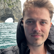 Male Professional, Elliott, seeking flatmate in Shoreditch 