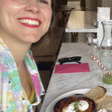 Female Professional, Leticia, seeking flatmate in Stoke Newington 