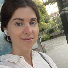 Female Professional, Carmen, seeking flatmate in W12 9SL 