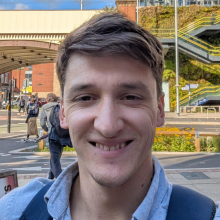 Male Professional, Sebastian, seeking flatmate in Manchester 