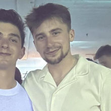 Male Professional, Harry, seeking flatmate in East London 