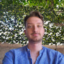  Professional, Thomas Giovanni, seeking flatmate in London 