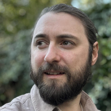 Male Professional, Pete, seeking flatmate in East London 