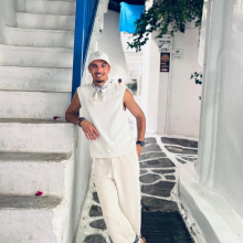 Male Professional, Vasile, seeking flatmate in Kennington 