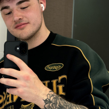 Male Professional, Josh, seeking flatmate in London 