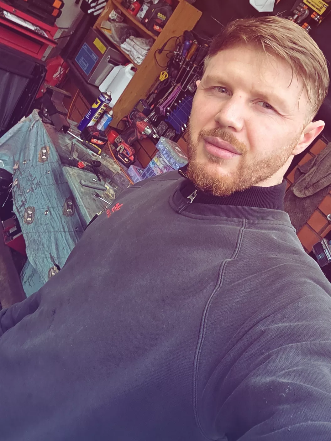  Professional, E., seeking flatmate 