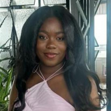 Female Professional, Esther, seeking flatmate in Leeds 