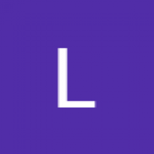  Professional, Lorna, seeking flatmate in London 