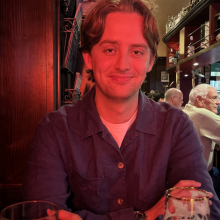 Male Professional, Ben, seeking flatmate in Chiswick 