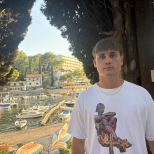 Male Professional, Sam, seeking flatmate in London 
