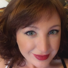 Female Professional, Amy, seeking flatmate in London, United Kingdom 