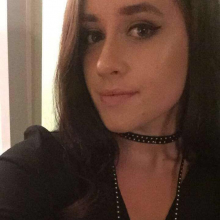 Female Professional, Ellie, seeking flatmate in London, United Kingdom 