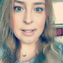 Female Professional, Stephanie, seeking flatmate in London, United Kingdom 