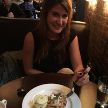 Female Professional, Amélie, seeking flatmate in Haggerston 