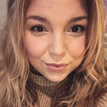 Female Professional, Charlotte, seeking flatmate in Wapping 