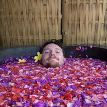 Male Professional, Bradley, seeking flatmate in London 