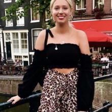 Female Student, Sophie, seeking flatmate in London 