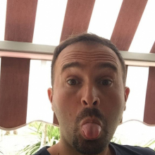 Male Professional, PAOLO, seeking flatmate in Manor House 