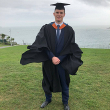 Male Professional, DanielBanks, seeking flatmate in Zone 1 