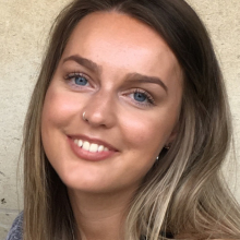 Female Student, Ruth, seeking flatmate in Manchester 